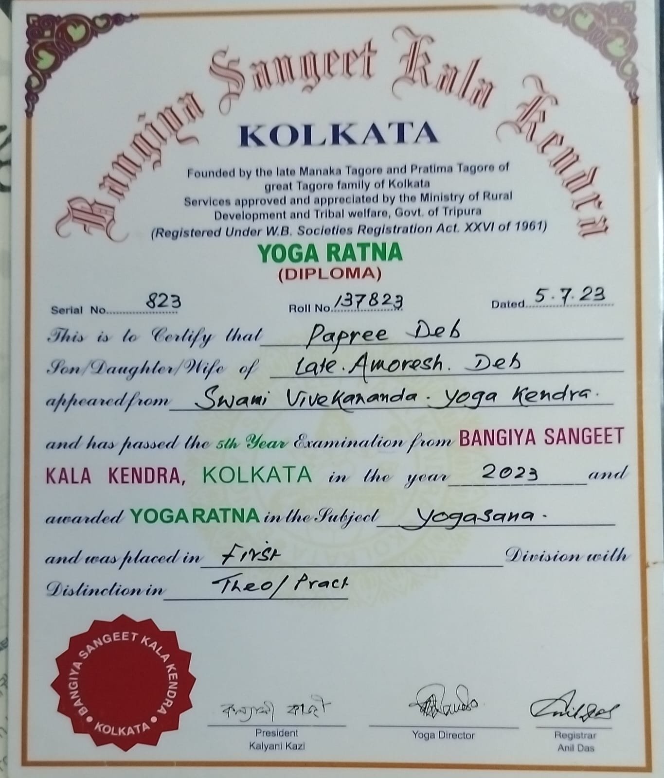 Prestigious Honor: Papree Deb Honored with the Yoga Ratna Award